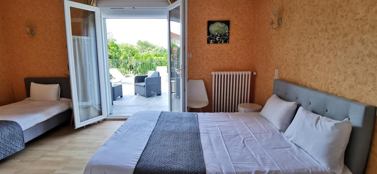 Roumazières Hotel Du Commerce Chez Stephane מראה חיצוני תמונה