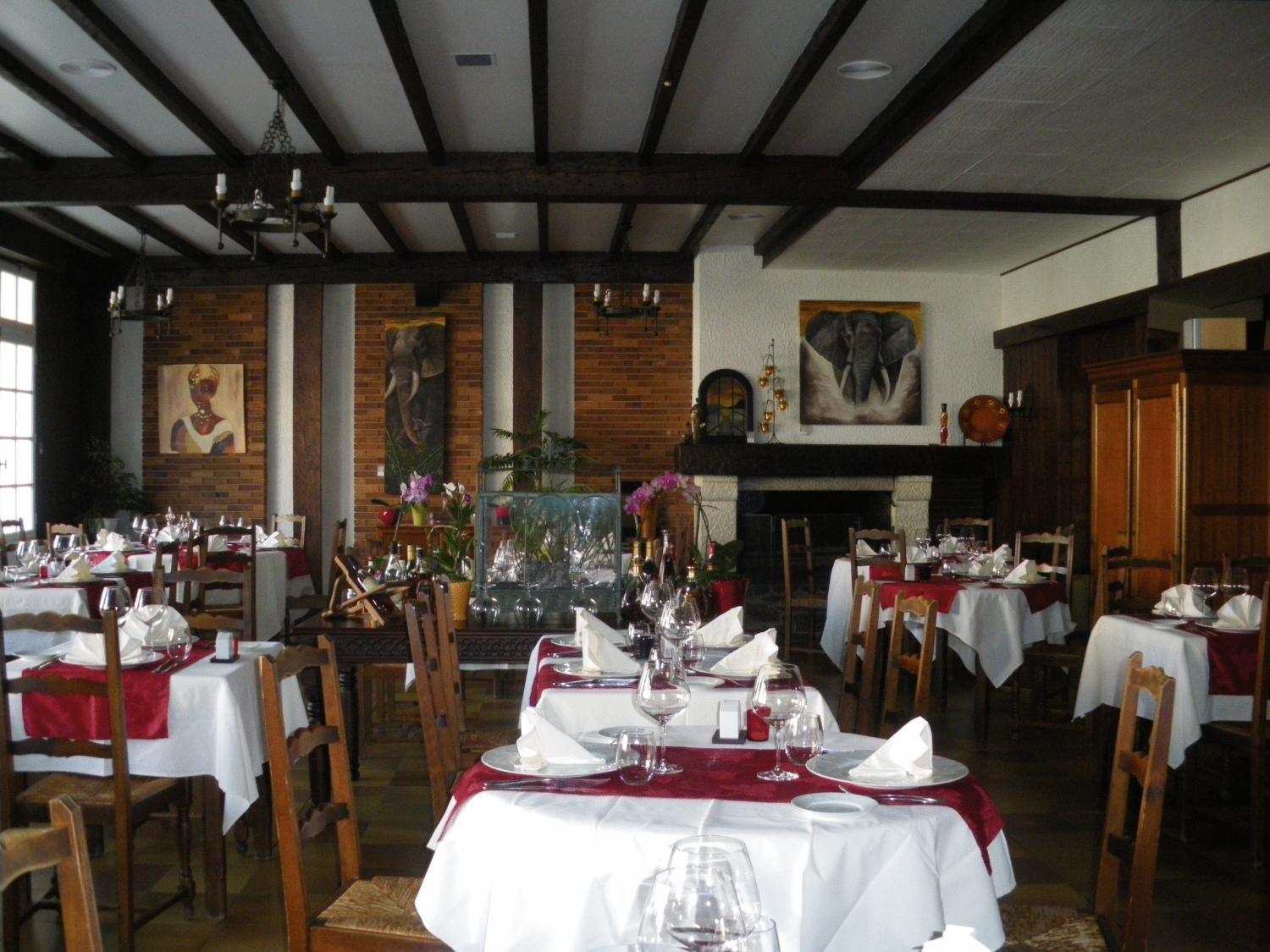 Roumazières Hotel Du Commerce Chez Stephane מראה חיצוני תמונה