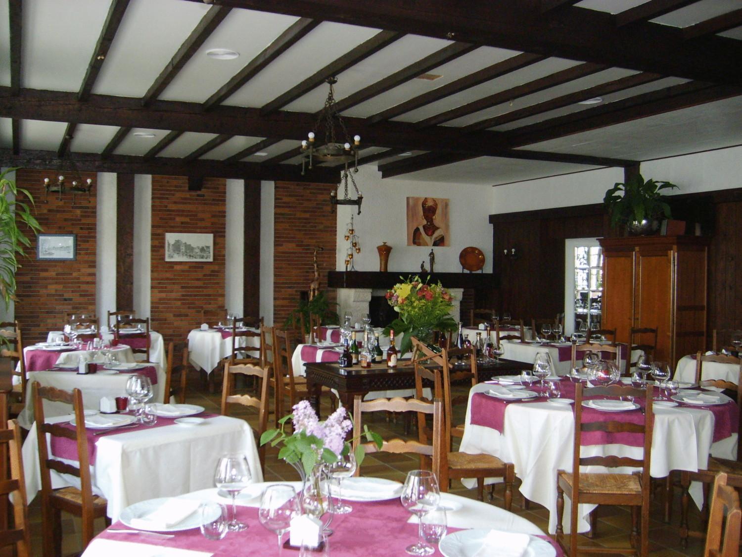 Roumazières Hotel Du Commerce Chez Stephane מראה חיצוני תמונה