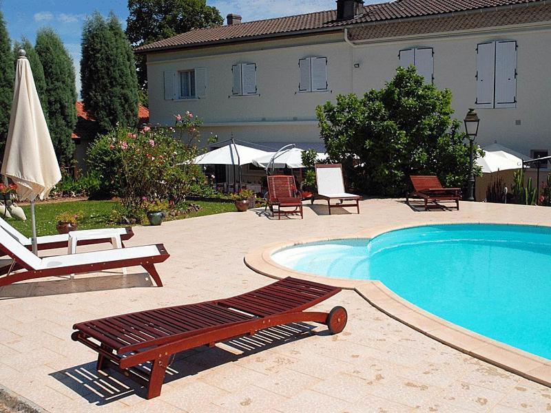 Roumazières Hotel Du Commerce Chez Stephane מראה חיצוני תמונה