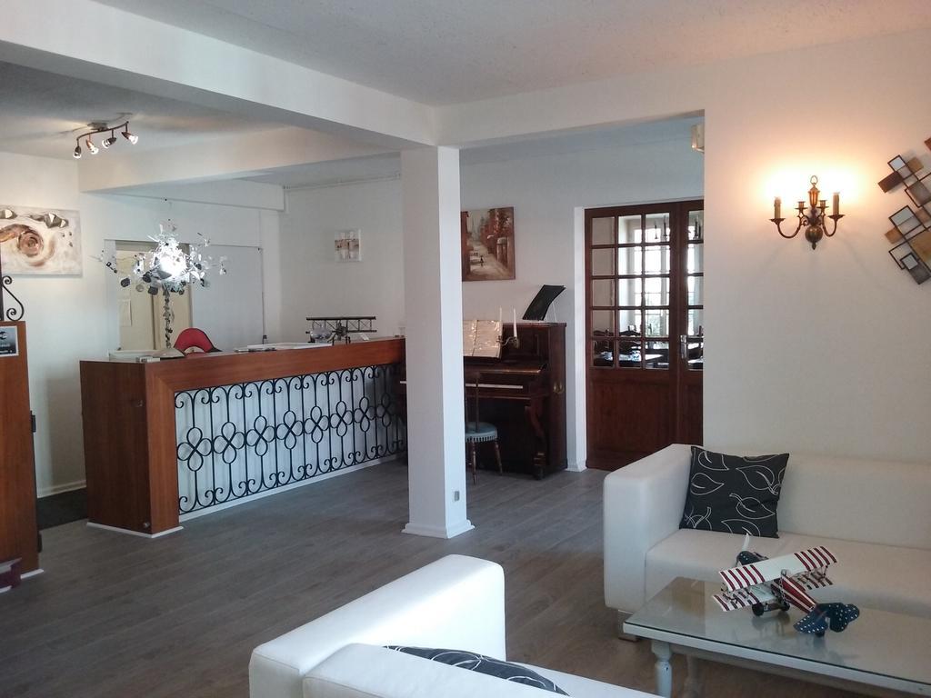 Roumazières Hotel Du Commerce Chez Stephane מראה חיצוני תמונה