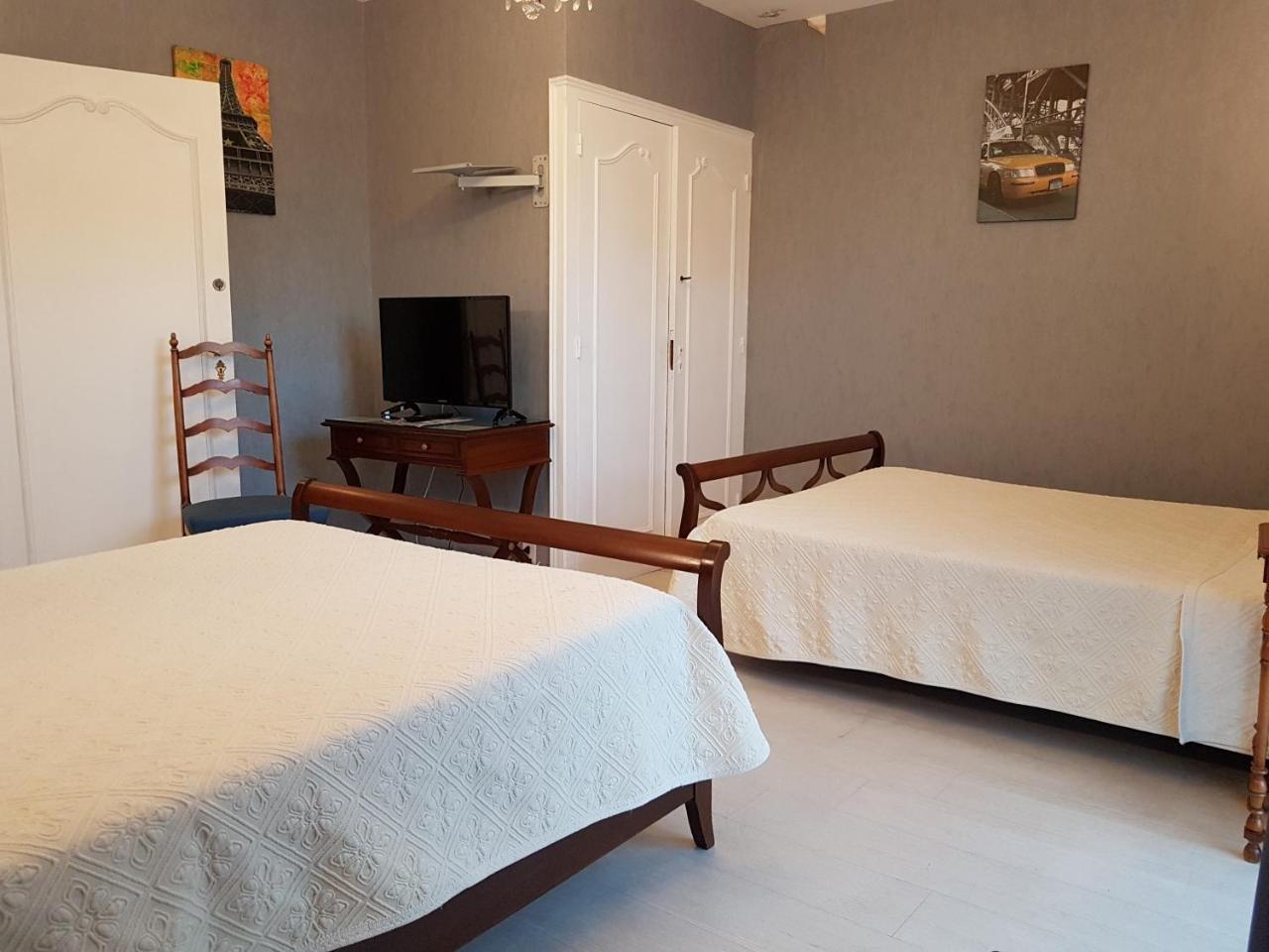 Roumazières Hotel Du Commerce Chez Stephane מראה חיצוני תמונה