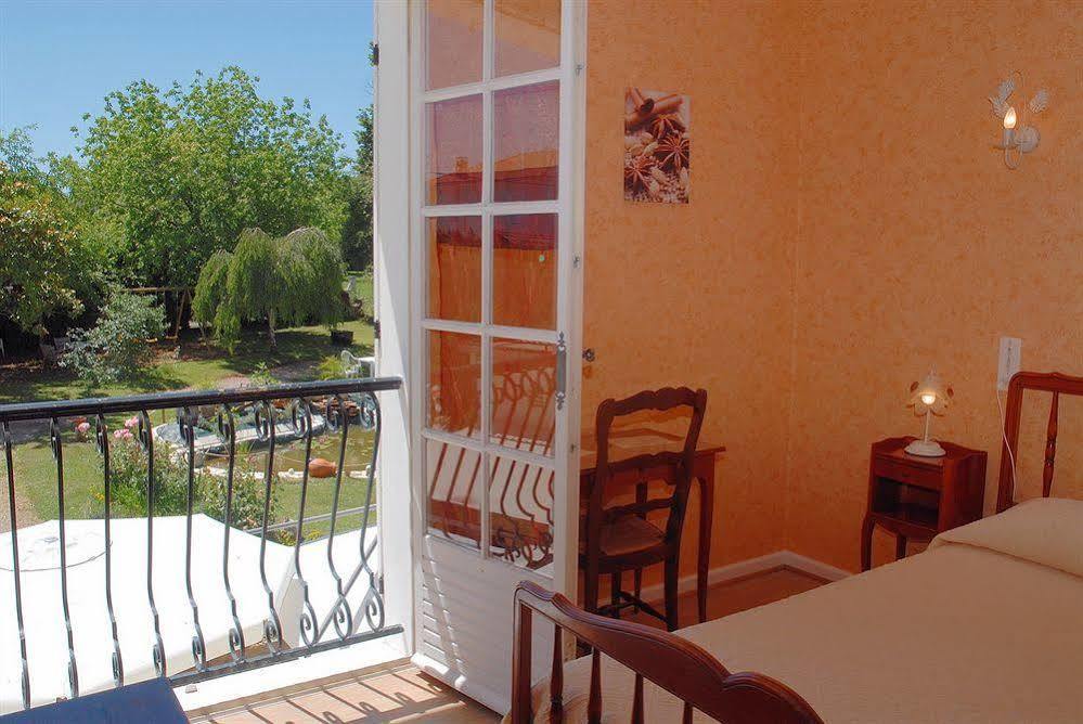 Roumazières Hotel Du Commerce Chez Stephane מראה חיצוני תמונה